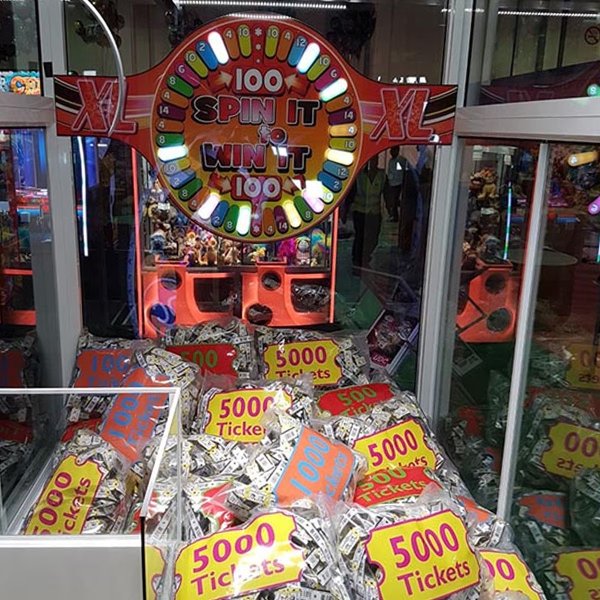 Elaut Cosmic XLs Shorty Bonus Crane Claw Machine Arcade Game