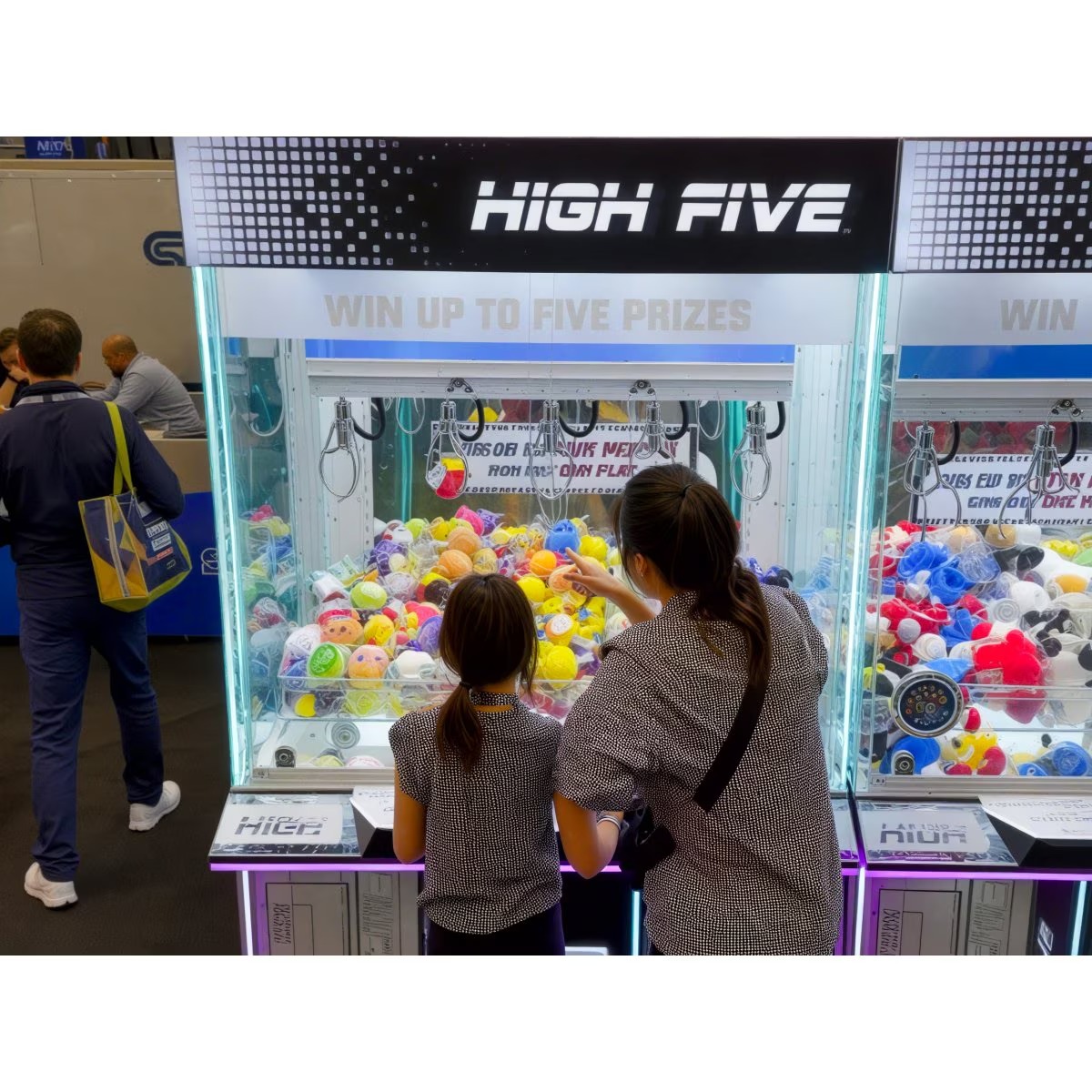 Coast to Coast Dig and Win Crane Claw Machine Arcade Game - Image 6